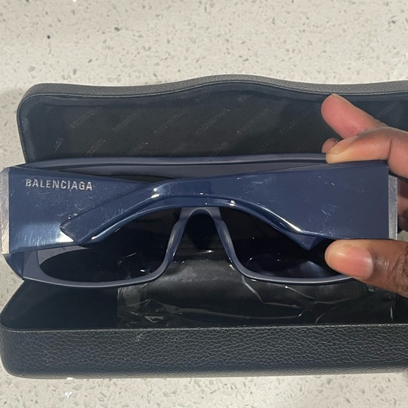 Balenciaga Oversized Rectangular Sunglasses - Picture 3 of 9